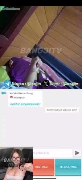 Cewek Jilbab Dientot dari Belakang di Taman Belakang