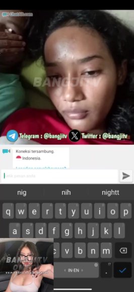 Cewek Jilbab Ngulum Kontol di Kamar Mandi