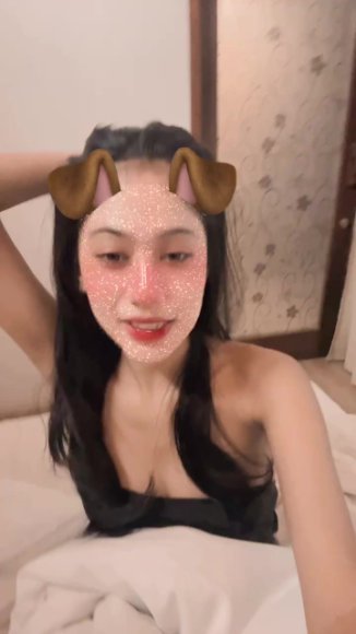 Tante Bohay Live Show Buka CD di Kamar Kos