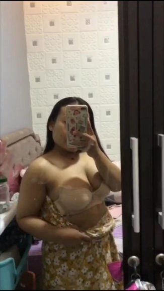 Janda Sange Ngangkang Lebar Live di Kamar Kos
