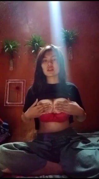 Cewek Jilbab Rekam Sambil Coli di Kamar Mandi