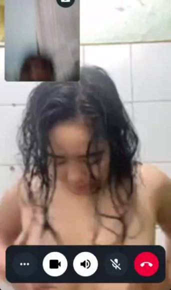 Cewek Genit Ngentot Tanpa Ampun di Balkon