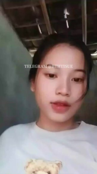 Cewek SMA Sange Berat Langsung Ngewe di Taman Belakang