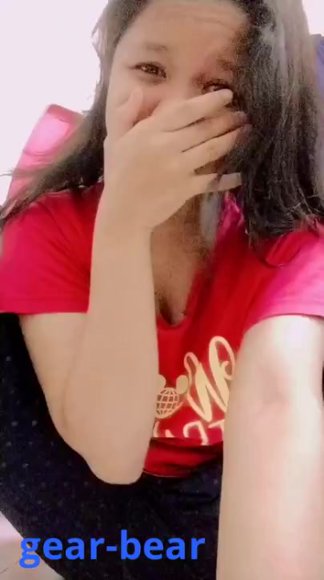 Tante Bohay Ngulum Kontol di Ruang Tamu