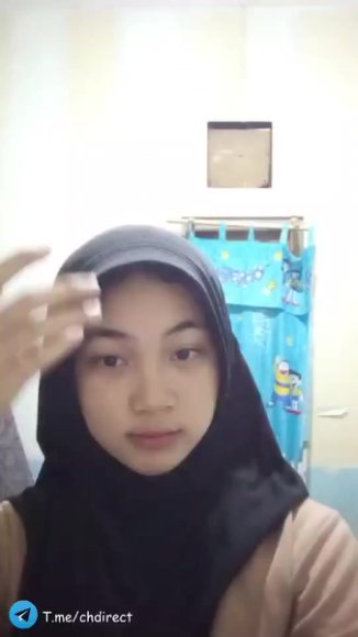 Cewek SMA Ngangkang Lebar Live di Balkon
