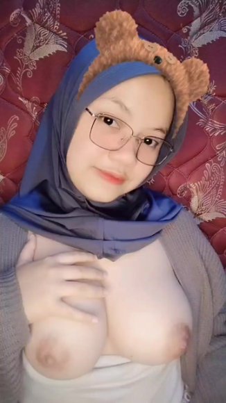 Cewek Kacamata Minta Dientot Keras di Kamar Kos