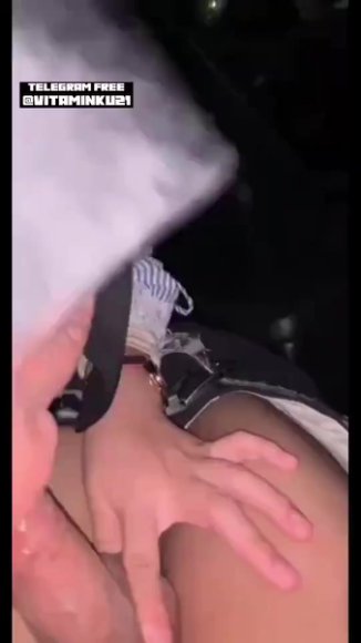 Cewek SMA Disetubuhin Diam-diam di Ruang Tamu