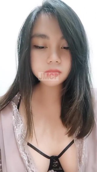 Siswi Nakal Main Jari Sambil Desah di Kamar Mandi