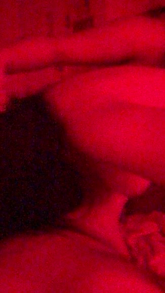 Cewek Jilbab Sange Berat Langsung Ngewe di Meja Belajar