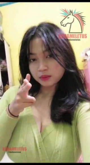 ABG Main Dildo di Kamar di Toilet Sekolah