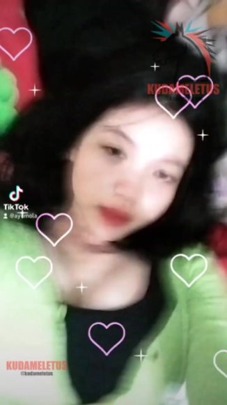 Cewek Jilbab Ngewe Bareng Pacar di Sofa
