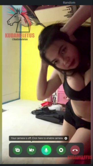 Cewek Jilbab Ngulum Kontol di Dapur