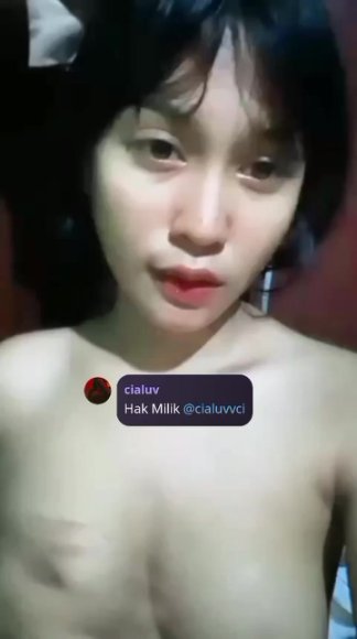 Siswi Nakal Dientot dari Belakang di Taman Belakang