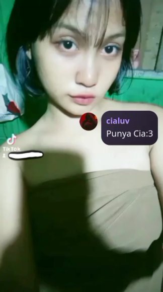 Siswi Nakal Sange Berat Langsung Ngewe di Sofa