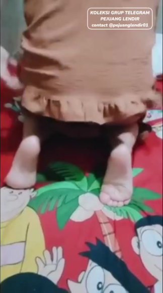 Janda Sange Sange Berat Langsung Ngewe di Ruang Tamu