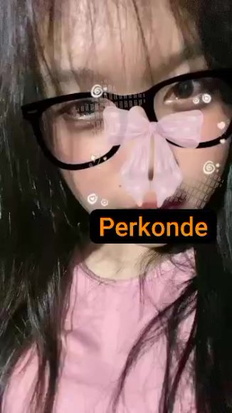 Cewek Genit Main Jari Sambil Desah di Meja Belajar