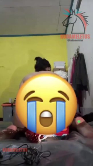 Janda Sange Ngangkang Lebar Live di Balkon