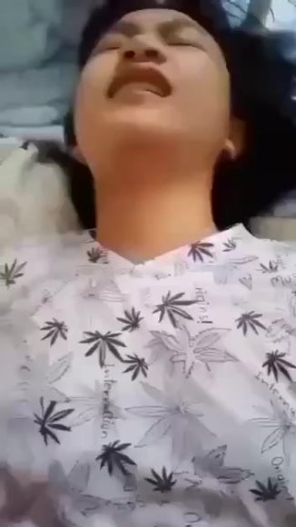 Siswi Nakal Ngangkang Lebar Live di Balkon