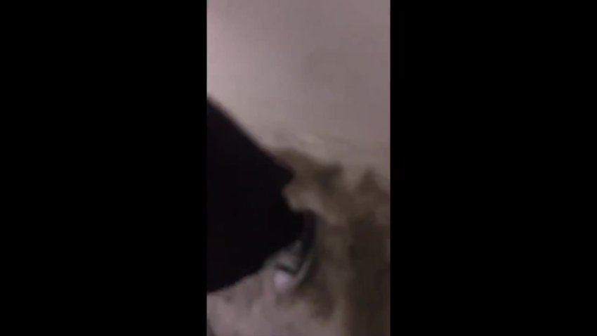 ABG Main Dildo di Kamar di Kamar Mandi