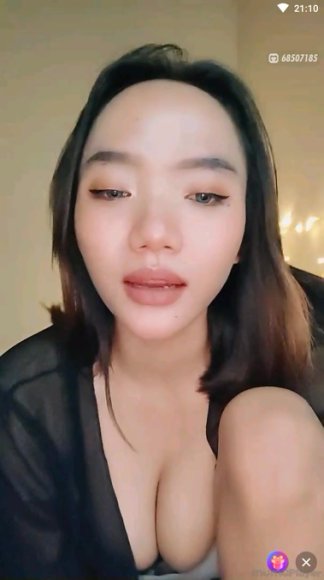 Tante Bohay Main Dildo di Kamar di Sofa