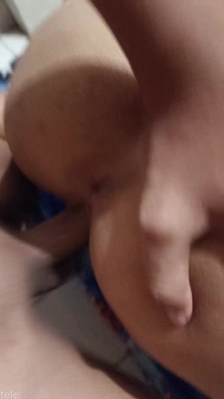Tante Montok Dientot dari Belakang di Balkon