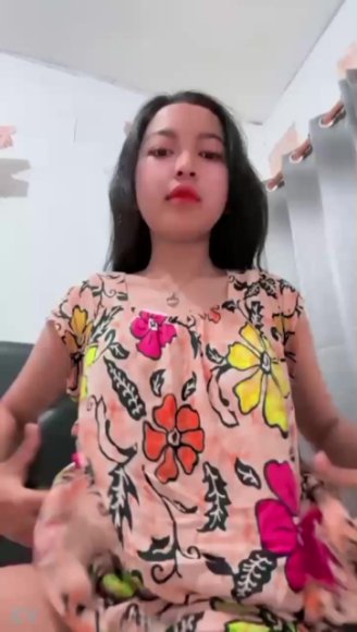 Tante Montok Dientot Sampai Njerit di Toilet Sekolah