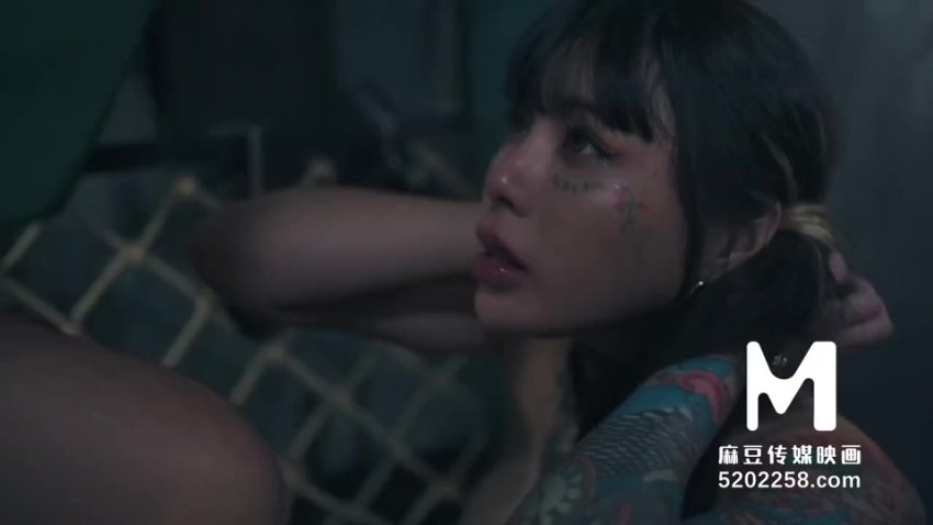 Siswi Nakal Sange Berat Langsung Ngewe di Meja Belajar