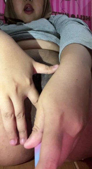 Siswi Nakal Main Dildo di Kamar di Dapur