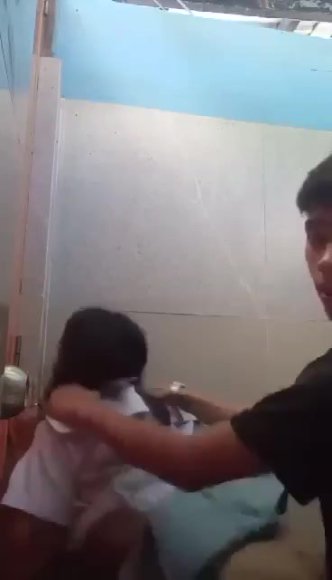 Cewek SMA Colmek Brutal di Toilet Sekolah