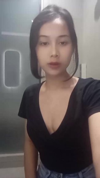 Tante Montok Dientot Sampai Njerit di Kamar Mandi