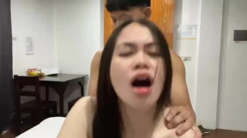 Tante Bohay Ngewe Bareng Pacar di Ruang Tamu