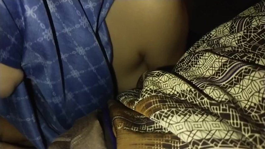 Mbak Binal Disetubuhin Diam-diam di Taman Belakang