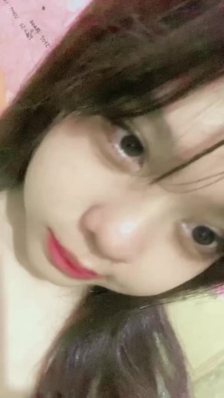Cewek SMA Main Jari Sambil Desah di Meja Belajar