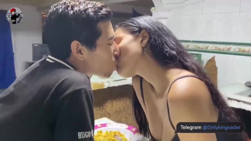 Tante Montok Ngangkang Lebar Live di Dapur