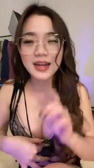 Cewek Jilbab Sange Berat Langsung Ngewe di Balkon