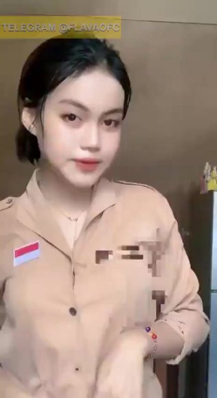 ABG Ngewe Bareng Pacar di Ruang Tamu