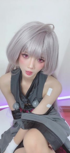 ABG Sange Berat Langsung Ngewe di Sofa