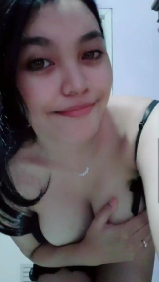 Tante Bohay Ngulum Kontol di Balkon