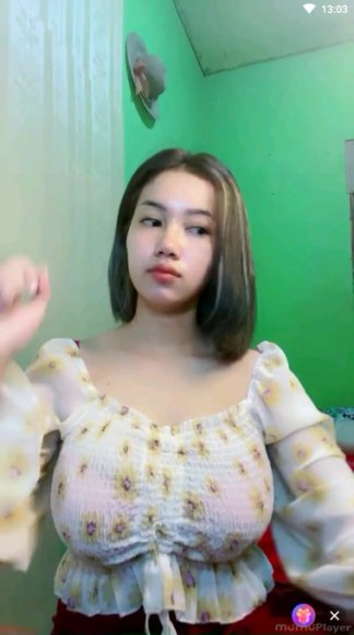 Mbak Binal Ngulum Kontol di Sofa