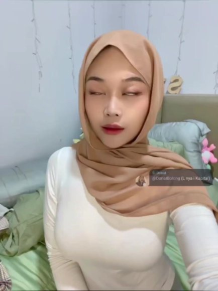 ABG Main Dildo di Kamar di Toilet Sekolah