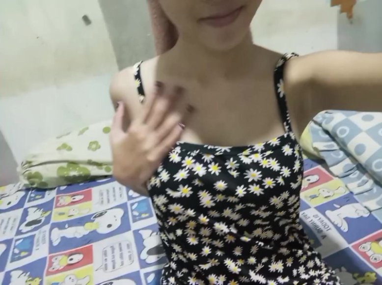 Janda Sange Ngentot Tanpa Ampun di Taman Belakang