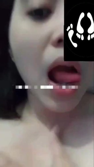ABG Ngulum Kontol di Kamar Kos