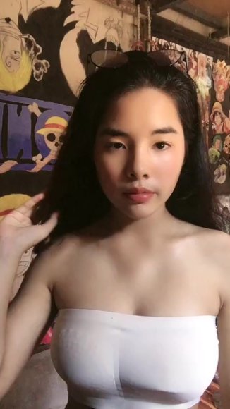 Cewek Genit Disetubuhin Diam-diam di Taman Belakang