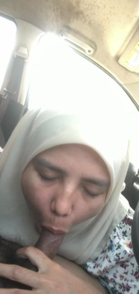 Cewek Kacamata Minta Dientot Keras di Toilet Sekolah
