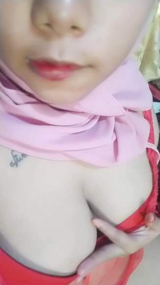 Mbak Binal Ngangkang Lebar Live di Sofa