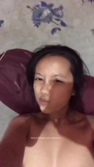 Siswi Nakal Live Show Buka CD di Taman Belakang