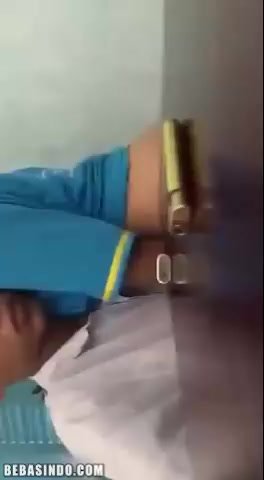 Cewek SMA Ngewe Bareng Pacar di Balkon