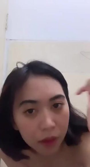 Tante Bohay Disetubuhin Diam-diam di Taman Belakang