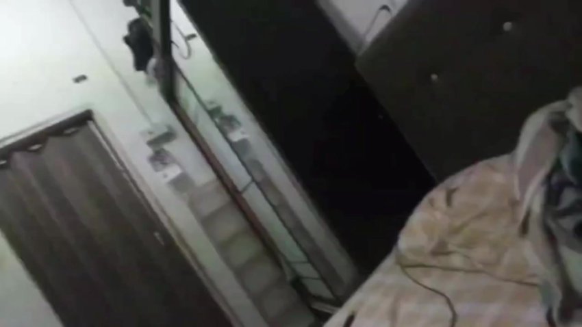 ABG Ngentot Tanpa Ampun di Ruang Tamu