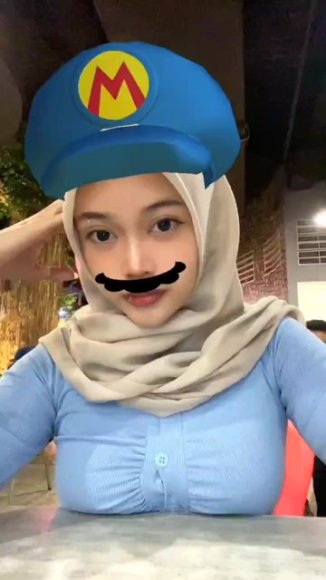 Tante Montok Disetubuhin Diam-diam di Taman Belakang